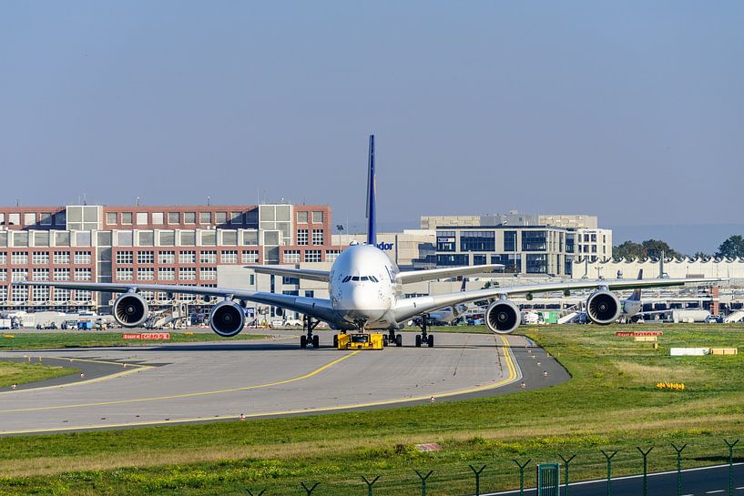 Lufthansa Airbus A380. von Jaap van den Berg