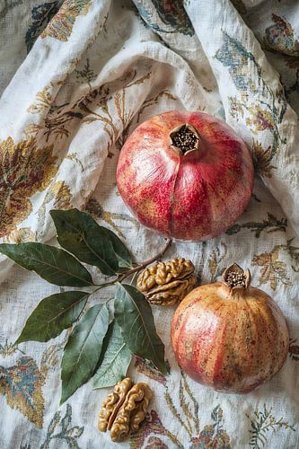 Verticaal stilleven van vers fruit