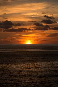 zonsondergang in de atlantische oceaan
