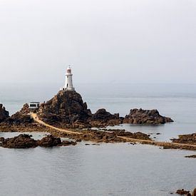 De vuurtoren La Corbière op Jersey van Jolanda van Eek en Ron de Jong