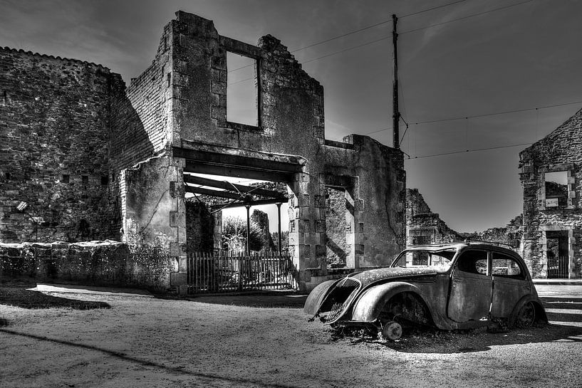 Oradour-Sur-Glane von Peter Deschepper