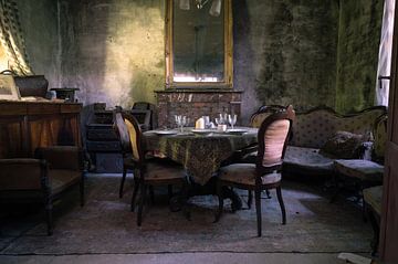 The living room of an abandoned cottage by Tim Vlielander