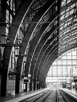 Bahnsteig Antwerpen Hauptbahnhof von Wanderlier Photography