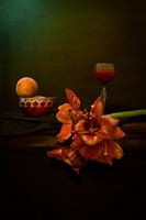 Stilleben mit Amaryllis und Pfirsich. Wout Kok One2expose