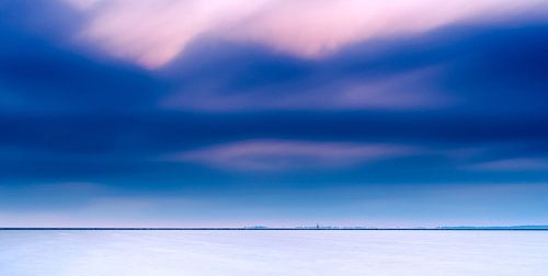 Minimalist photo of infinite lowland in the Netherlands