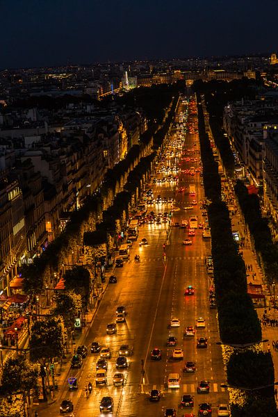 Champs Elysees by night van Melvin Erné