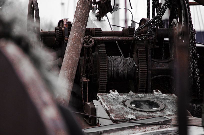 Nose of the ship by Dennis Hofman