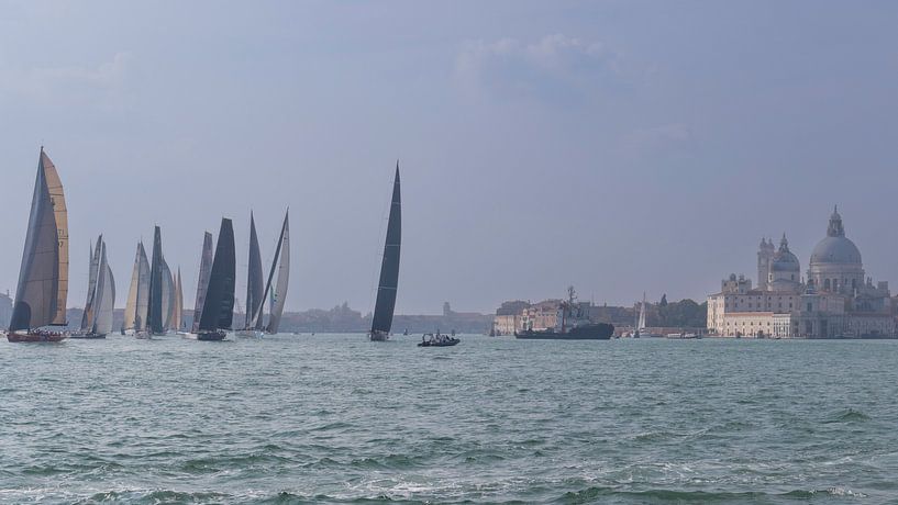 Segelregatta in Venedig II von Nina Rotim