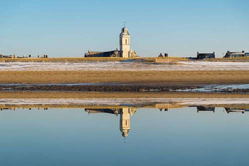 Weiße oder Alte Kirche in Katwijk aan Zee von Peter Sneijders