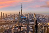 Dubai bij zonsopgang van Dieter Meyrl thumbnail