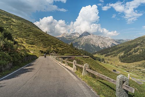 Berglandschap op de Splügenpas in Zwitserland