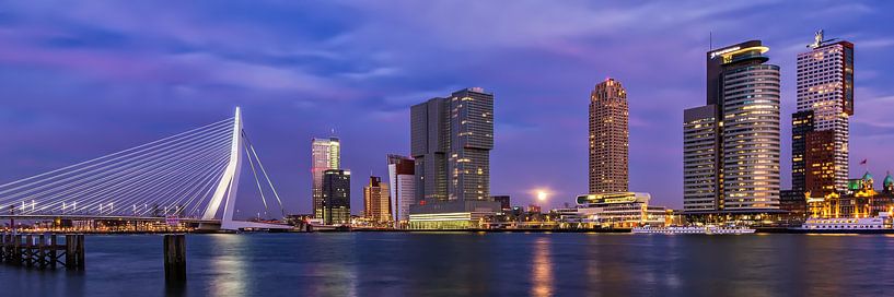 Lune sur Rotterdam par Joris Beudel