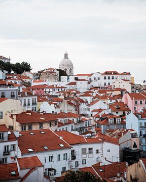 Lissabon uitzicht over de stad van Dayenne van Peperstraten