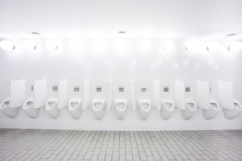 Urinale auf der Herrentoilette von Marcel Derweduwen