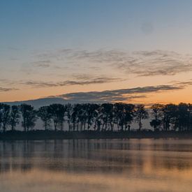 Zonsopkomst boven de Ooijpolder by Arjan Schalken