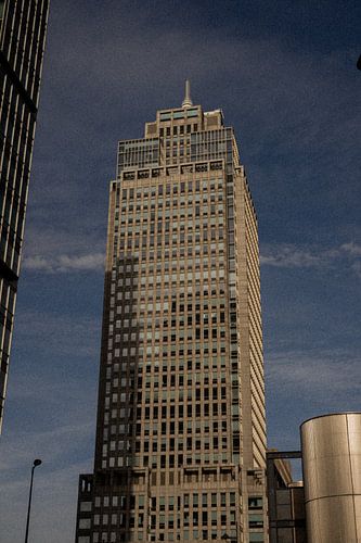 Schöner Wolkenkratzer | Amsterdam | Reisefotografie Niederlande