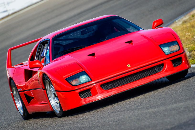 Ferrari F40 1980er Jahre Superauto fahren auf einer Rennstrecke von Sjoerd van der Wal Fotografie