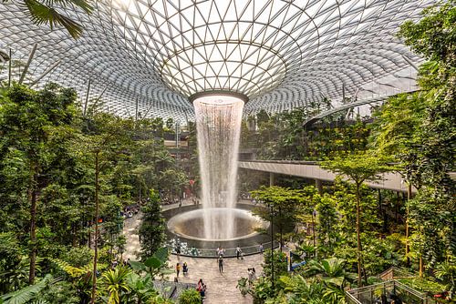 HSBC-Regenwirbel im Juwel Changi Flughafen Singapur von Jacob Kooistra