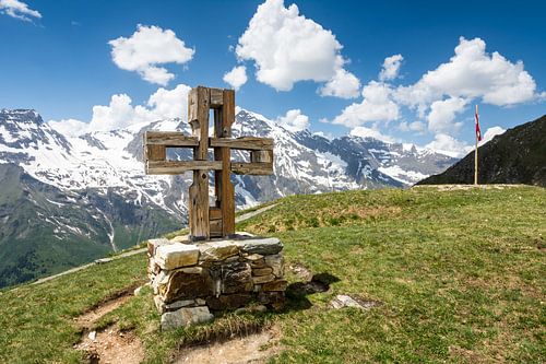Croix sur la route des hautes Alpes du Grossglockner