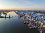 Kampen aan de IJssel tijdens een koude winterzonsopgang van Sjoerd van der Wal Fotografie thumbnail