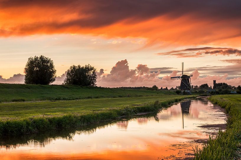 Kinderdijk na de regen van Mark den Boer