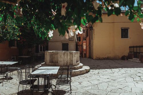 Griechischer Platz in Korfu-Stadt | Reisefotografie Fine Art Fotodruck | Griechenland, Europa