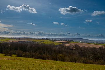 Eys, Südlimburg mit Blick über die Hügel, die Ihnen das Gefühl der Toskana geben von Kim Willems