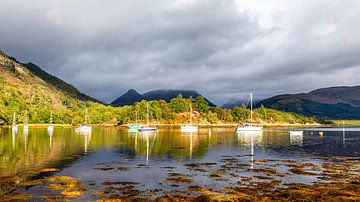 Scotland's amazing and magnificent mountains. Here's a look around the harbour, by René Holtslag