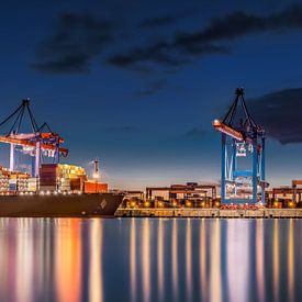 Hamburger Hafen mit Containertermial Hamburg. von Voss Fine Art Fotografie