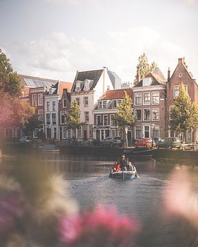 Sunny afternoon by the canals in Leiden by Tes Kuilboer