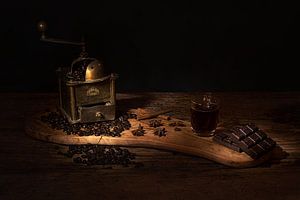 Farbverläufe in Braun. Stilleben mit Kaffeemühle in Brauntönen.