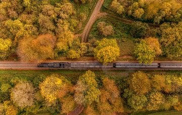 Luchtfoto van het Miljoenenlijntje tijdens de herfst in Zuid-Limburg