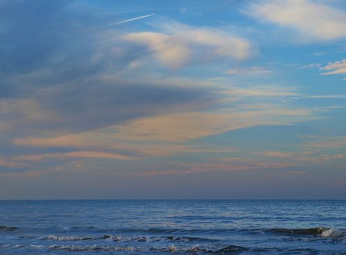 Wolken boven zee