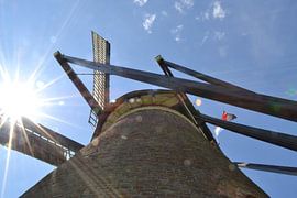 molen "De Roosdonck" in Nuenen op een mooie voorjaarsdag in Mei
