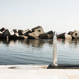 Schwimmen im Ozean in Barcelona von Maurice Moeliker