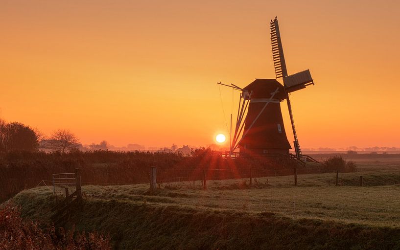 Sonnenaufgang an der Windmühle auf dem Meervogel von Marga Vroom