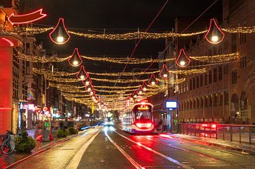 Amsterdam winkelstraat Damrak met kerstversiering van Sjoerd van der Wal Fotografie