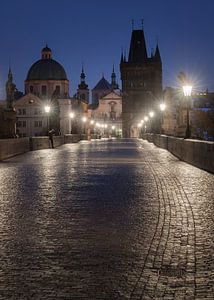 Hochformatige Version der Karlsbrücke in Prag