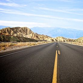 De weg door Death Valley - Californië von Blijvanreizen.nl Webshop