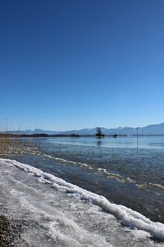 Ice and water by Pascal Tosch