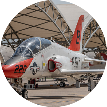 US Navy T-45C Goshawk taxiet uit richting de startbaan voor een trainingsmissie op Naval Air Station van Jaap van den Berg