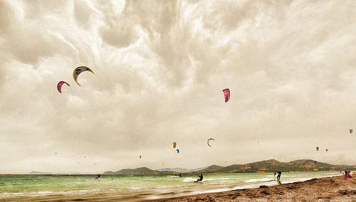 Kitesurfing