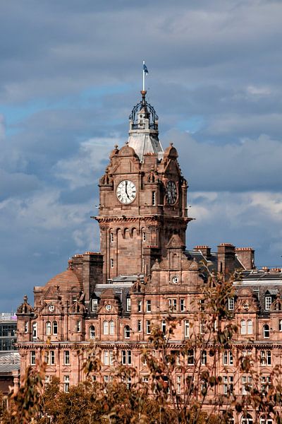 Edinburgh by Hello Pompoyo