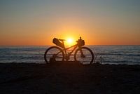 Mountain bike op het strand