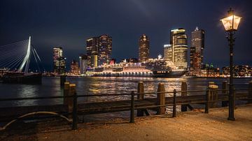 The Queen Anne, berthed in Rotterdam by Leon Okkenburg