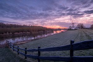 Molen De Vlinder aan de rivier de Linge in de Betuwe van Moetwil en van Dijk - Fotografie