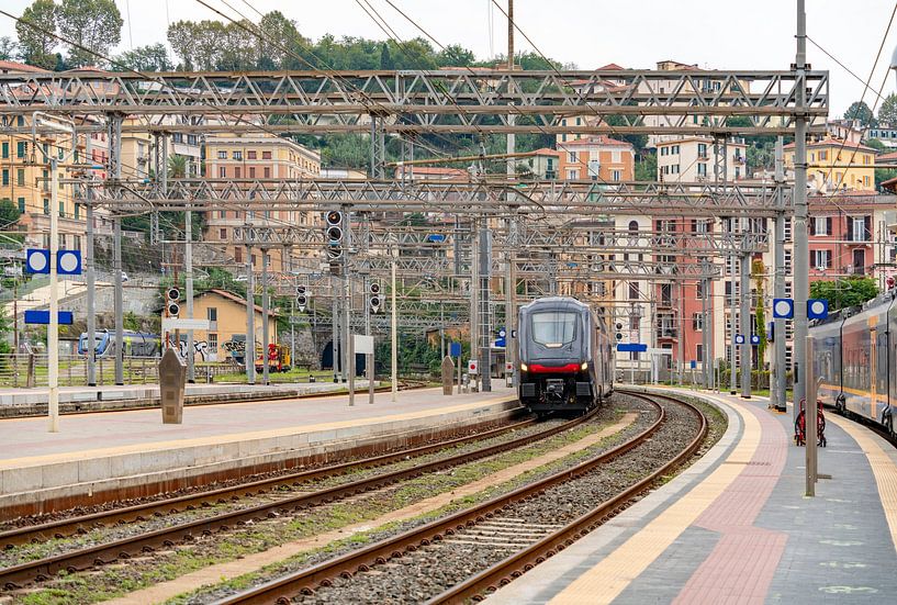 Railway station in La Spezia by Achim Prill