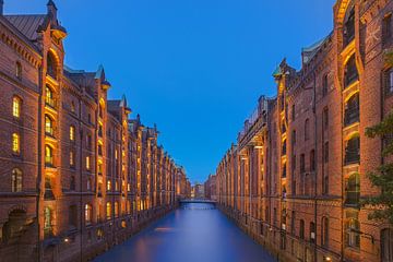 Ville portuaire de Hambourg la nuit sur Sander Hupkes