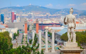 Statue nue sur la colline de Montjuic, Barcelone sur Yevgen Belich