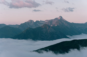 Die Lechtaler Alpen vor Sonnenaufgang